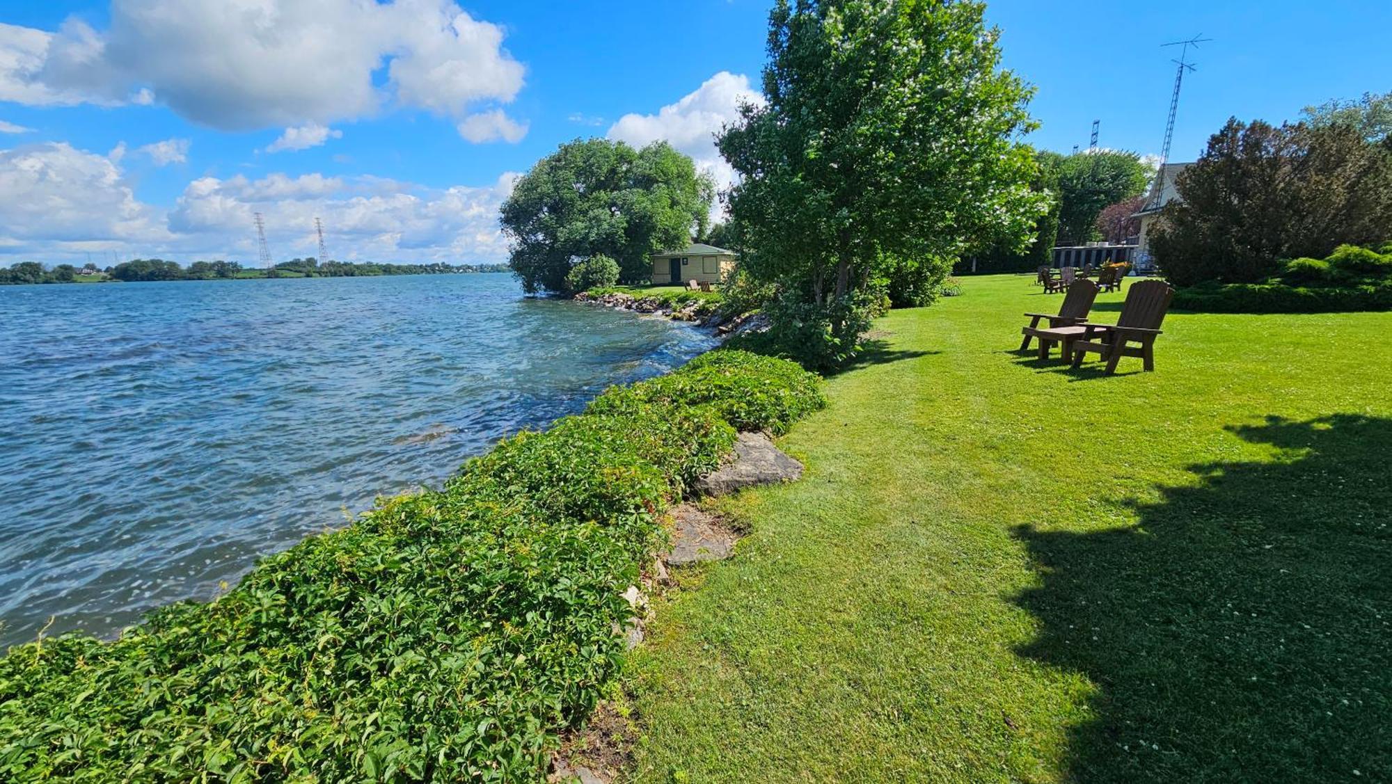 Hotel Oasis Lac St-Louis Салабери дьо Валифийлд Екстериор снимка