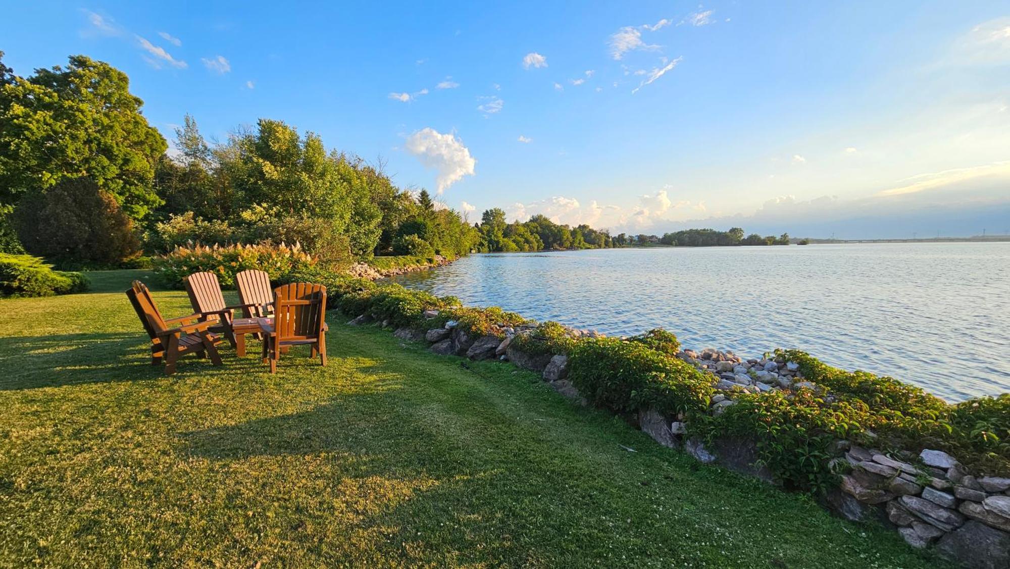 Hotel Oasis Lac St-Louis Салабери дьо Валифийлд Екстериор снимка