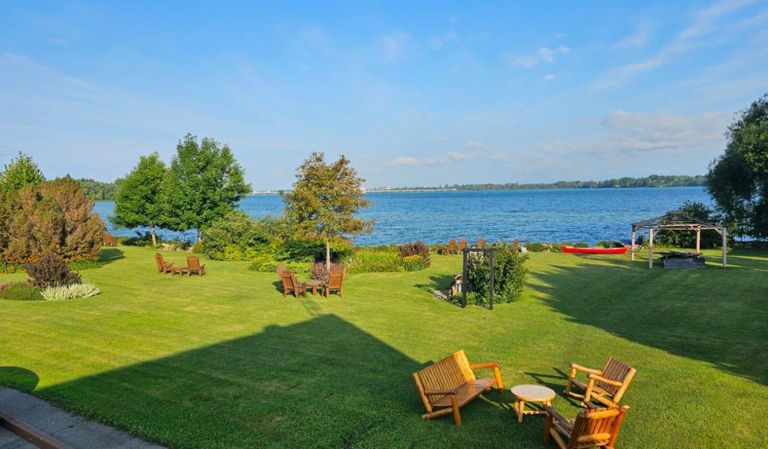 Hotel Oasis Lac St-Louis Салабери дьо Валифийлд Екстериор снимка