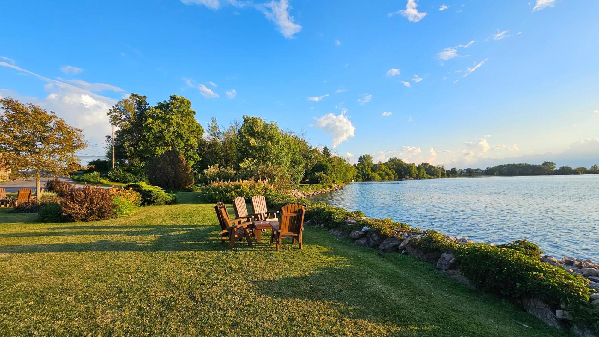 Hotel Oasis Lac St-Louis Салабери дьо Валифийлд Екстериор снимка